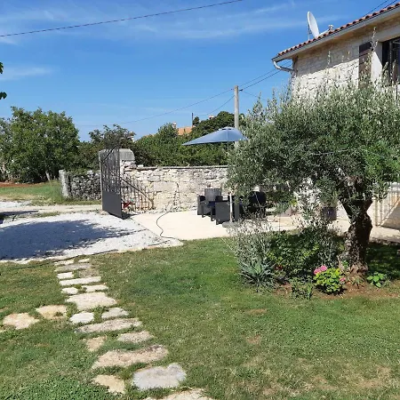 Manovelova Hiza Višnjan