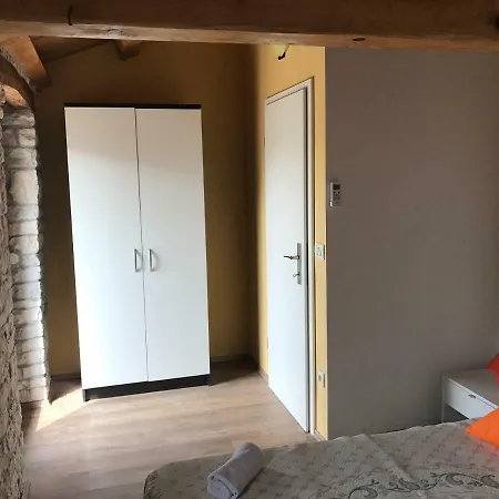 Manovelova Hiza Villa